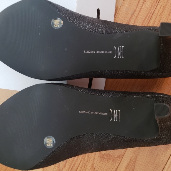 Nine West High Heel Pump - Picture 3 of 3